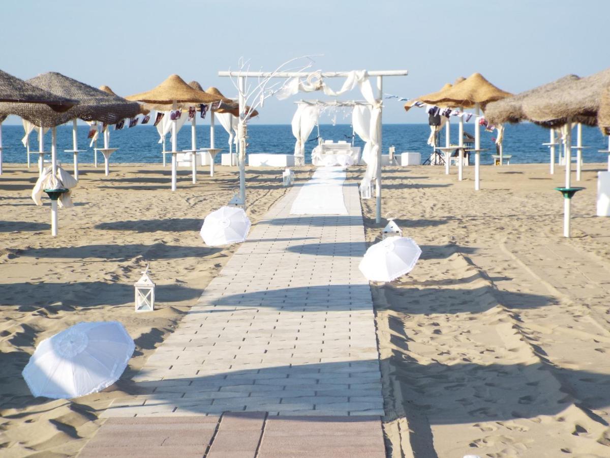 Torquemada Beach Club Margherita Di Savoia Eksteriør bilde
