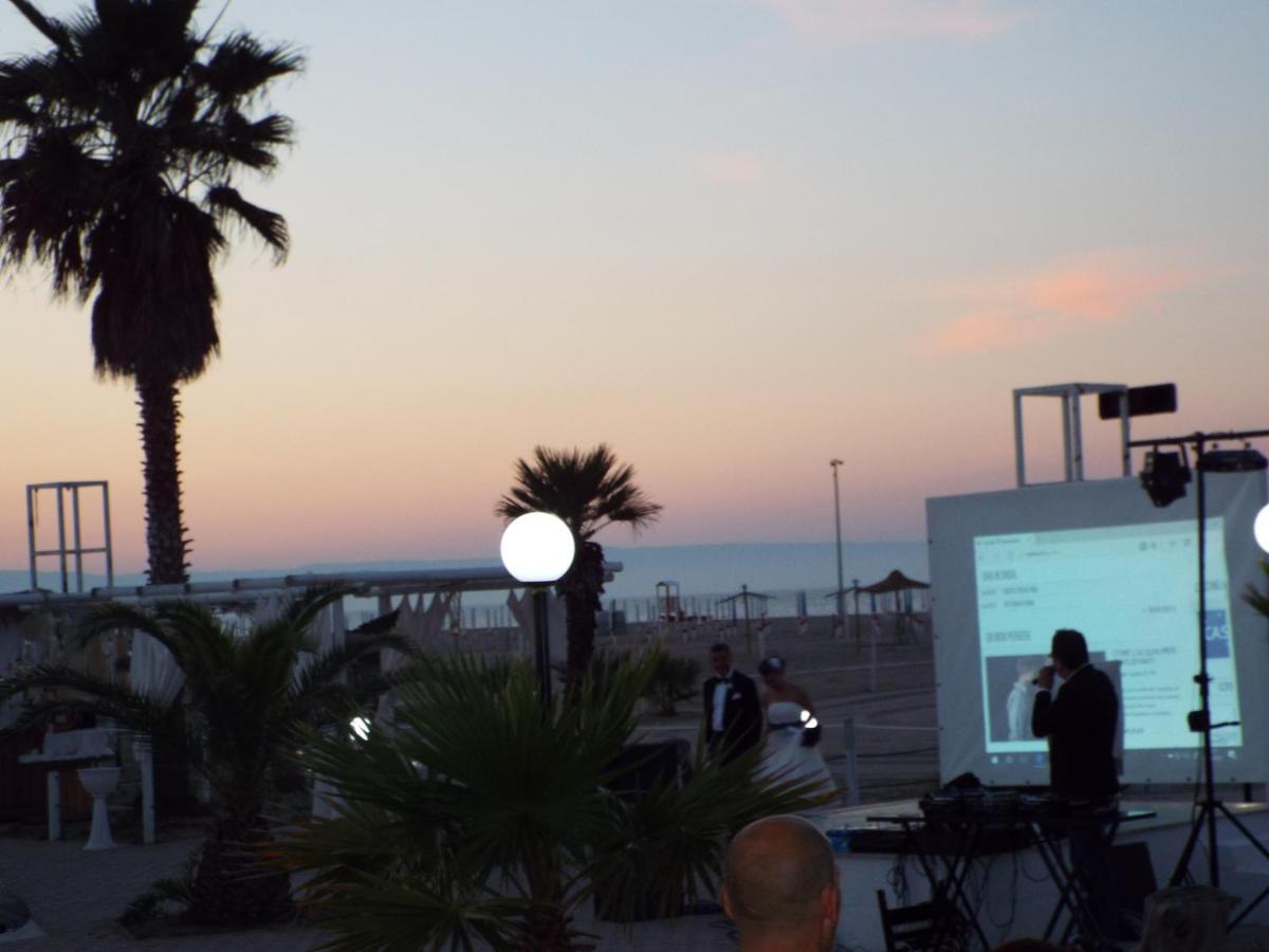 Torquemada Beach Club Margherita Di Savoia Eksteriør bilde