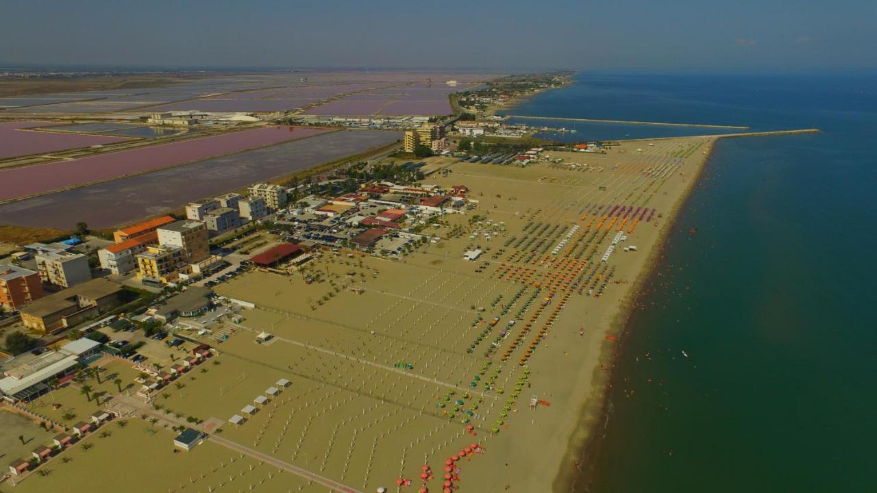 Torquemada Beach Club Margherita Di Savoia Eksteriør bilde