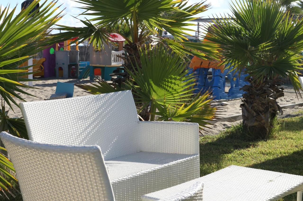 Torquemada Beach Club Margherita Di Savoia Eksteriør bilde