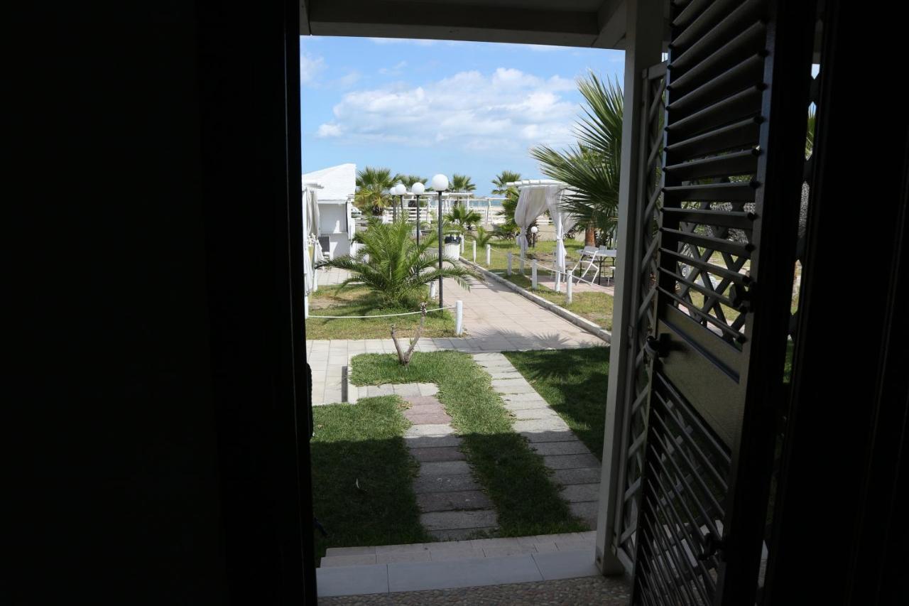 Torquemada Beach Club Margherita Di Savoia Eksteriør bilde
