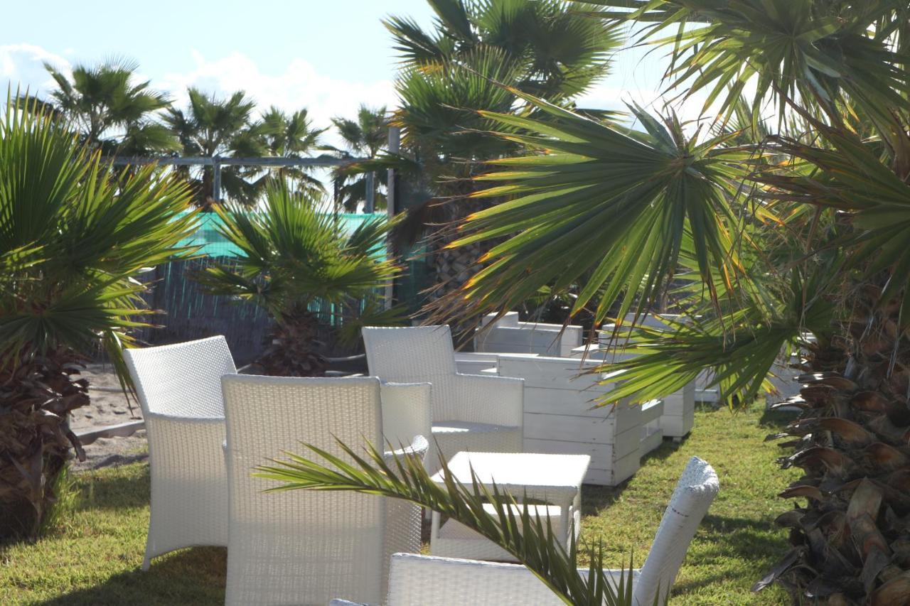 Torquemada Beach Club Margherita Di Savoia Eksteriør bilde