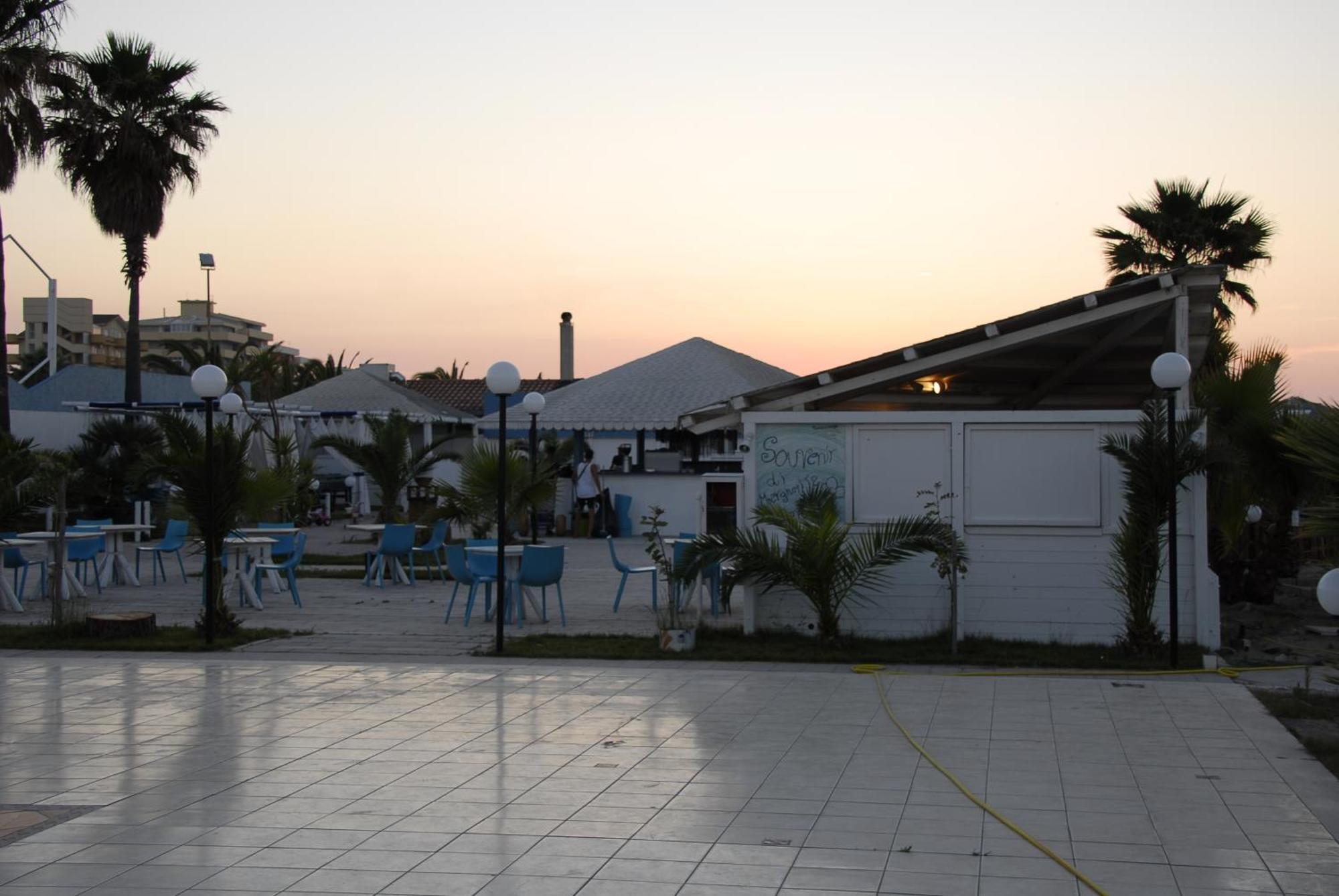 Torquemada Beach Club Margherita Di Savoia Eksteriør bilde